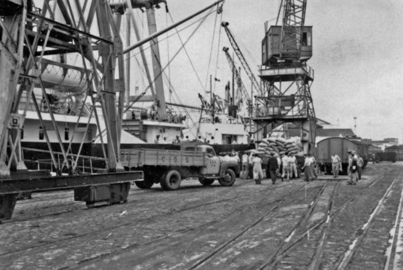 Carregamento de Café no Porto 1958